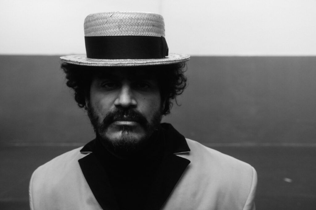 Rnews - Criolo Se Apresenta No Teatro Porto