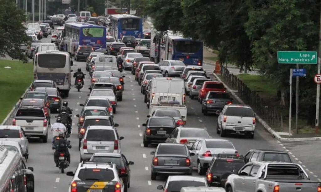 Rnews - Rodízio De Veículos Fica Suspenso Até O Início De Janeiro Em São Paulo