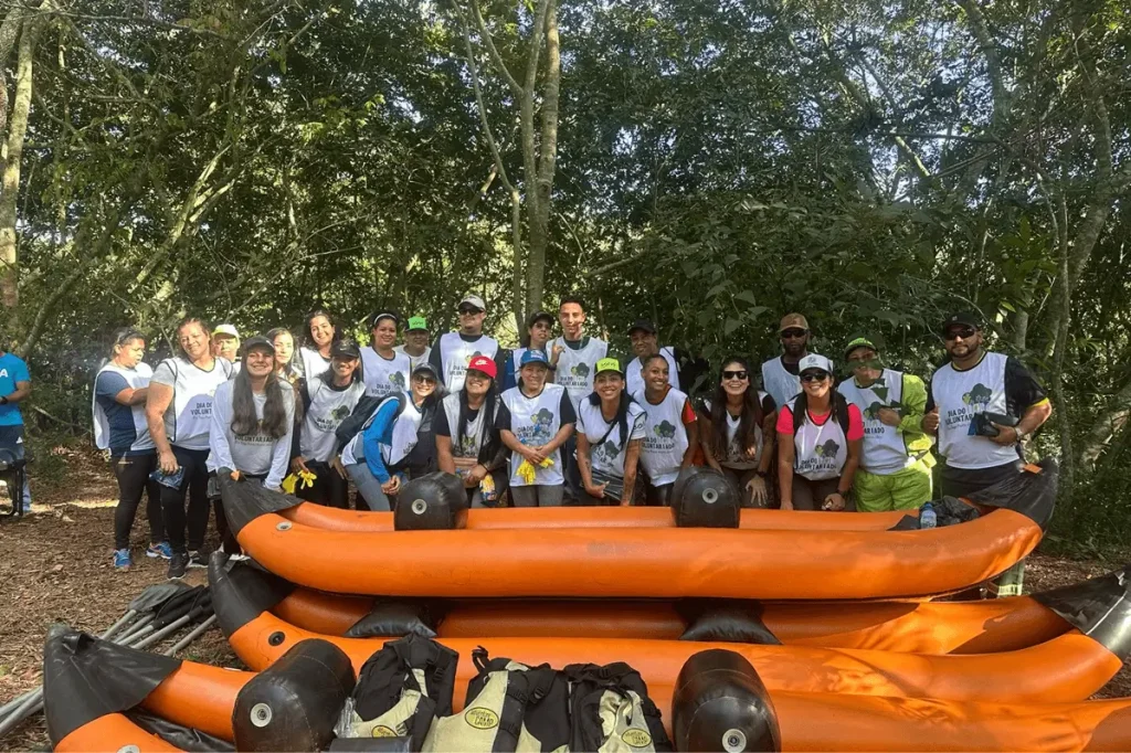Rnews - Solví Essencis Ambiental Realiza Voluntariado De Limpeza Da Represa Paiva Castro