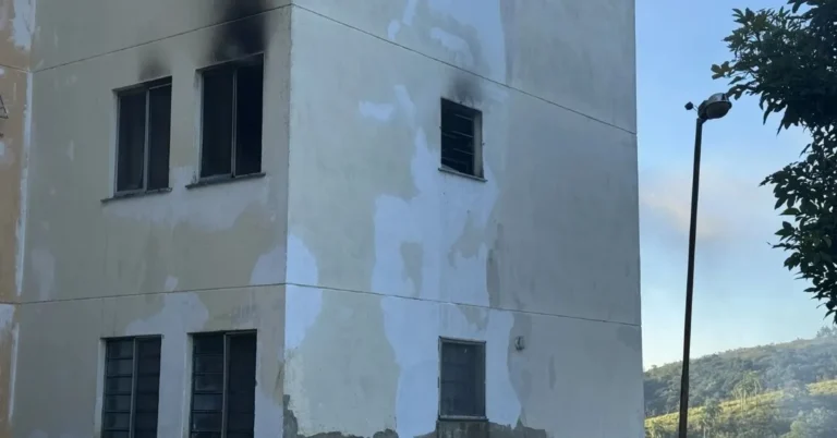 Incêndio Em Caieiras