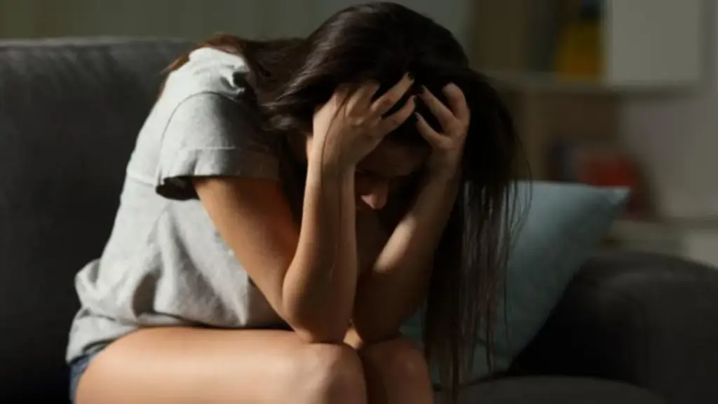 Rnews - Ansiedade em foco: Conheça os sintomas da ansiedade, as causas, consequências e prevenções