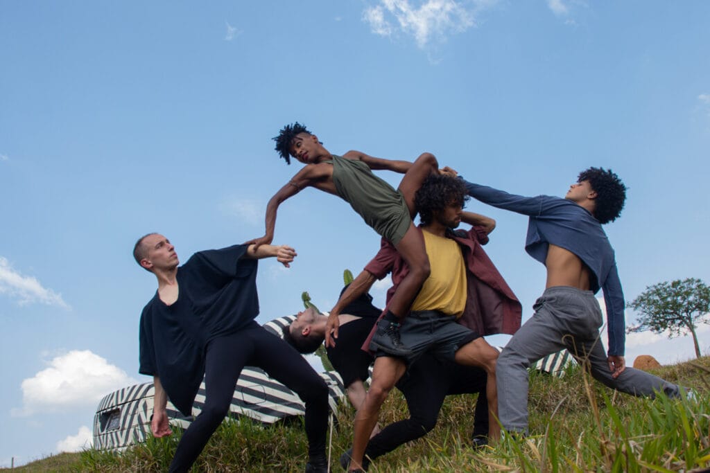 Teatro Sérgio Cardoso Recebe T.f. Cia De Dança