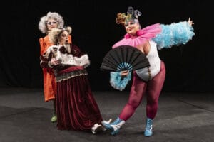 Rnews - God Save The Drag King
