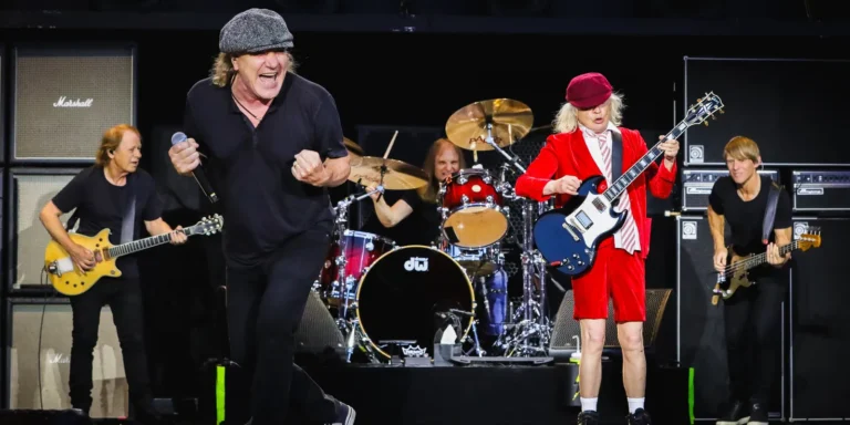 Rnews - Tokio Marine Hall Realiza A Ac/Dc Pwr Up House