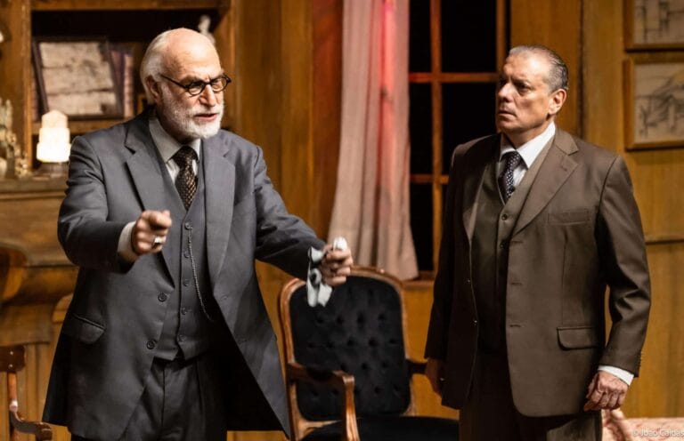 Rnews - A Última Sessão De Freud Volta Aos Palcos