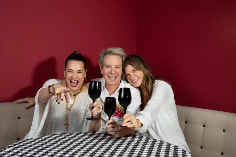 Rnews - Lavando A Roupa Suja Com Amor