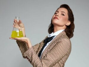 Rnews - A Médica E Seus Monstros