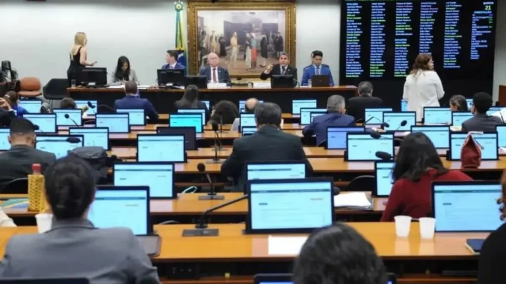 Sessão No Congresso Discute Fim Da Escala 6X1 E Impacto No Custo Das Empresas E Contratações
