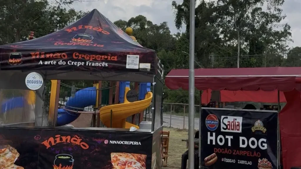 Feira Do Pôr Do Sol Terá Shows, Gastronomia E Programação Gratuita Em Cajamar 2 Barracas De Crepe E Hot Dog Montadas No Parque Linear Durante A Feira Do Pôr Do Sol Em Cajamar.
