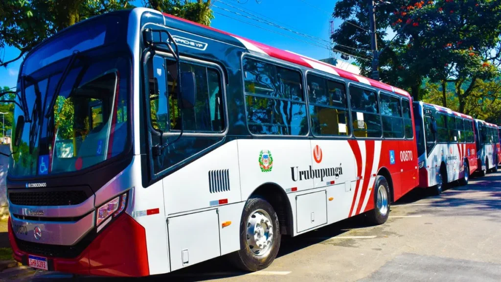 Cajamar Pode Ter Ônibus Gratuitos Aos Fins De Semana; Veja O Que Falta Para A Tarifa Zero Sair Do Papel 1 Ônibus Municipais Da Urubupungá Estacionados Em Fila Em Cajamar.