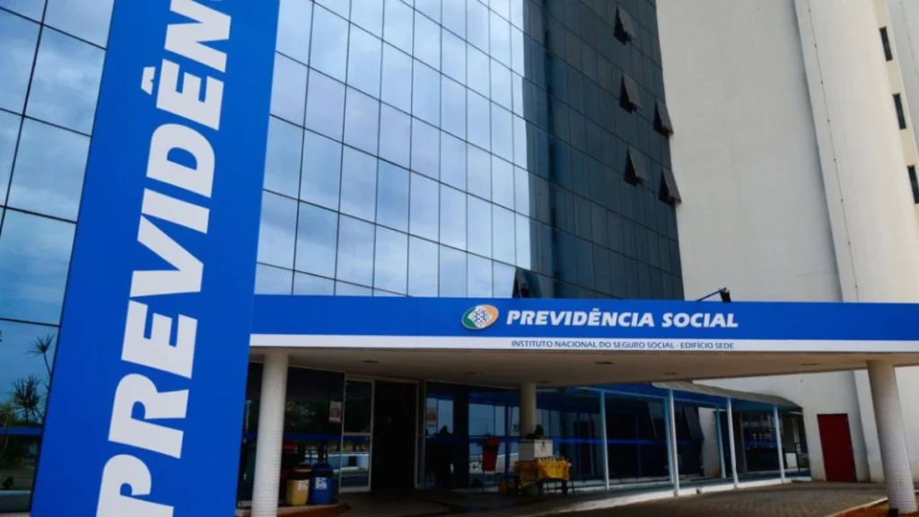 Fachada Da Sede Do Inss Com Identificação Da Previdência Social.