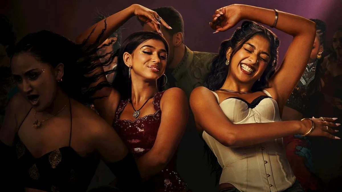 Maitreyi Ramakrishnan e Priyanka Kedia dançam em cena de Conforme a Música, novo filme da Netflix que chegou ao nº 1 mundial no ranking diário do FlixPatrol.