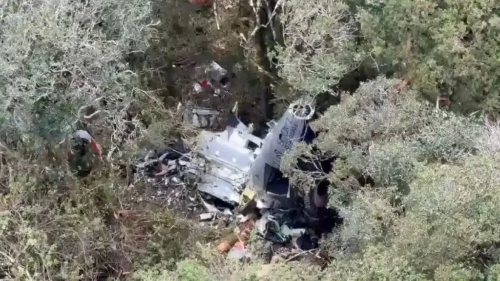 Rick, da dupla com Renner, morre aos 59 anos em queda de helicóptero em Santa Catarina 1 Destroços de helicóptero aparecem entre árvores em área de mata após acidente em Santa Catarina
